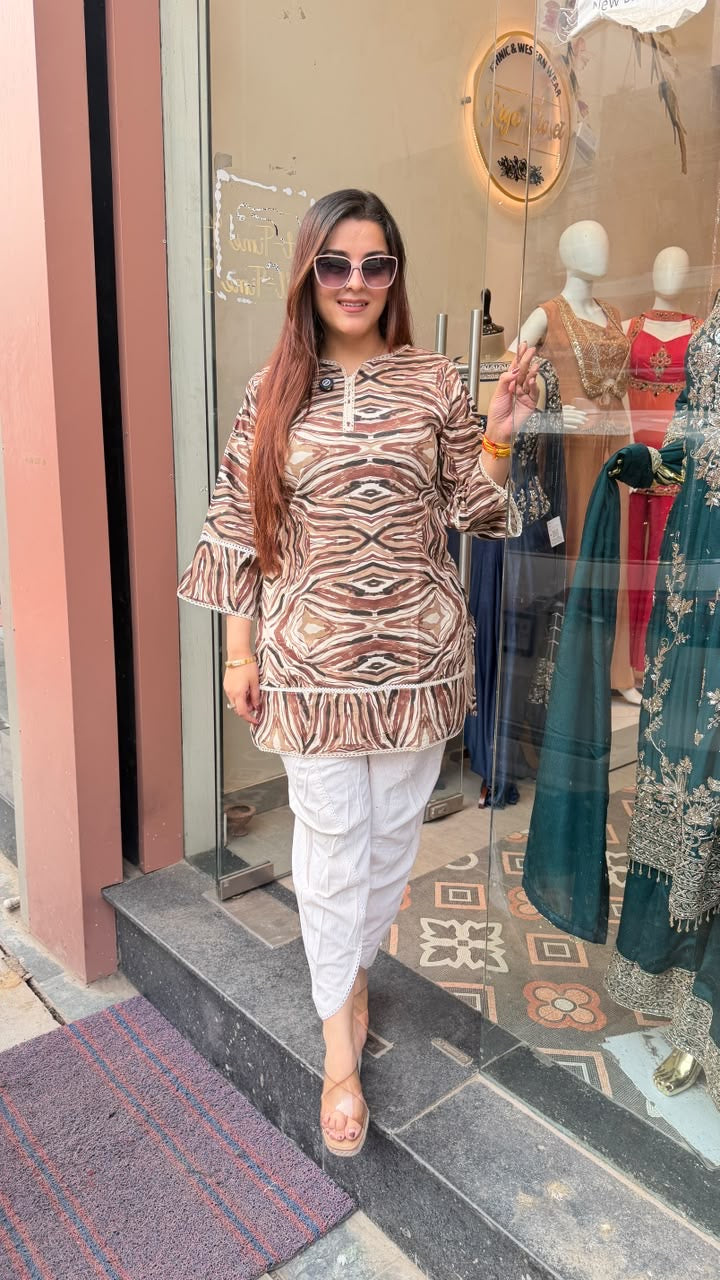 Contemporary Abstract Printed Straight Kurta with White Pants