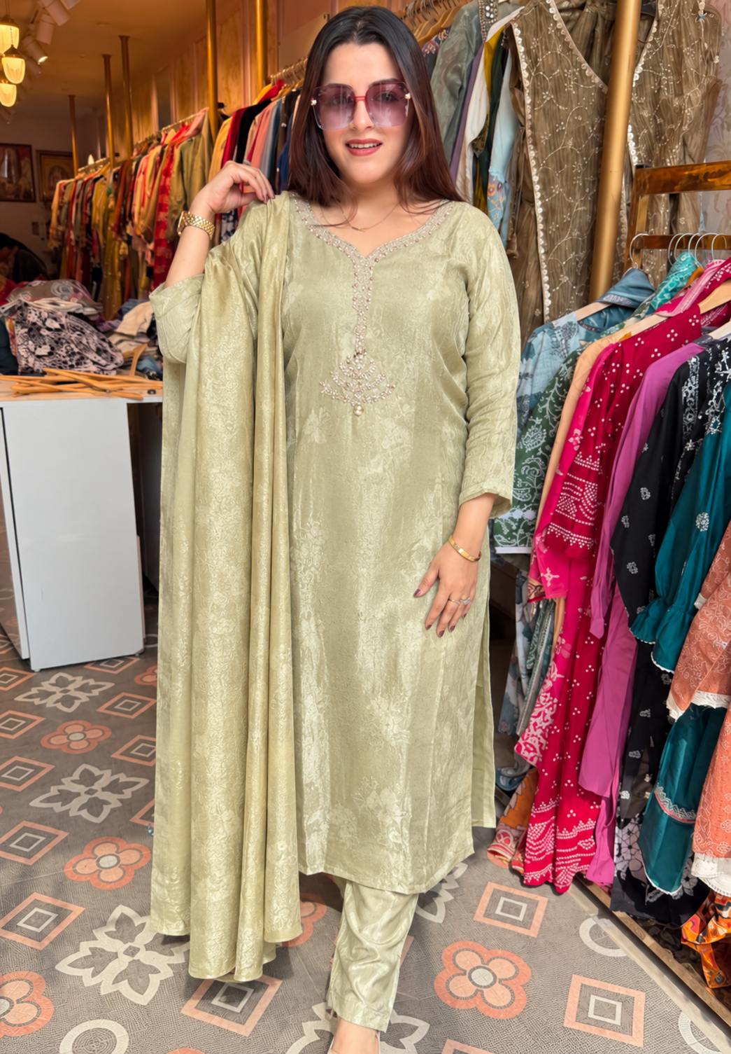 Zari Embroidered Straight Kurta Set