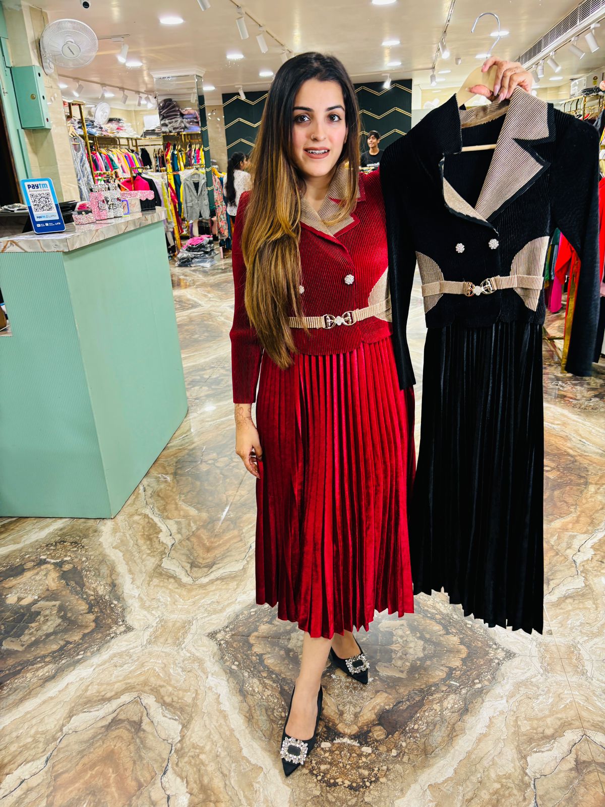 Velvet pleated wrinkled dress with attached stylish belt