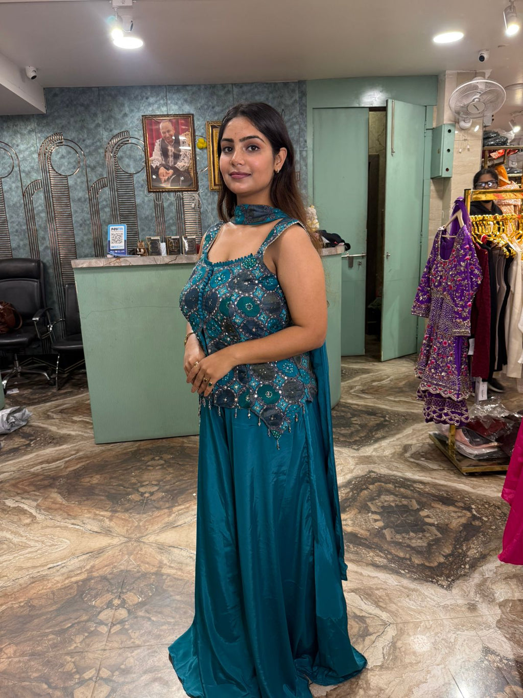 Ayushi sharara suit set