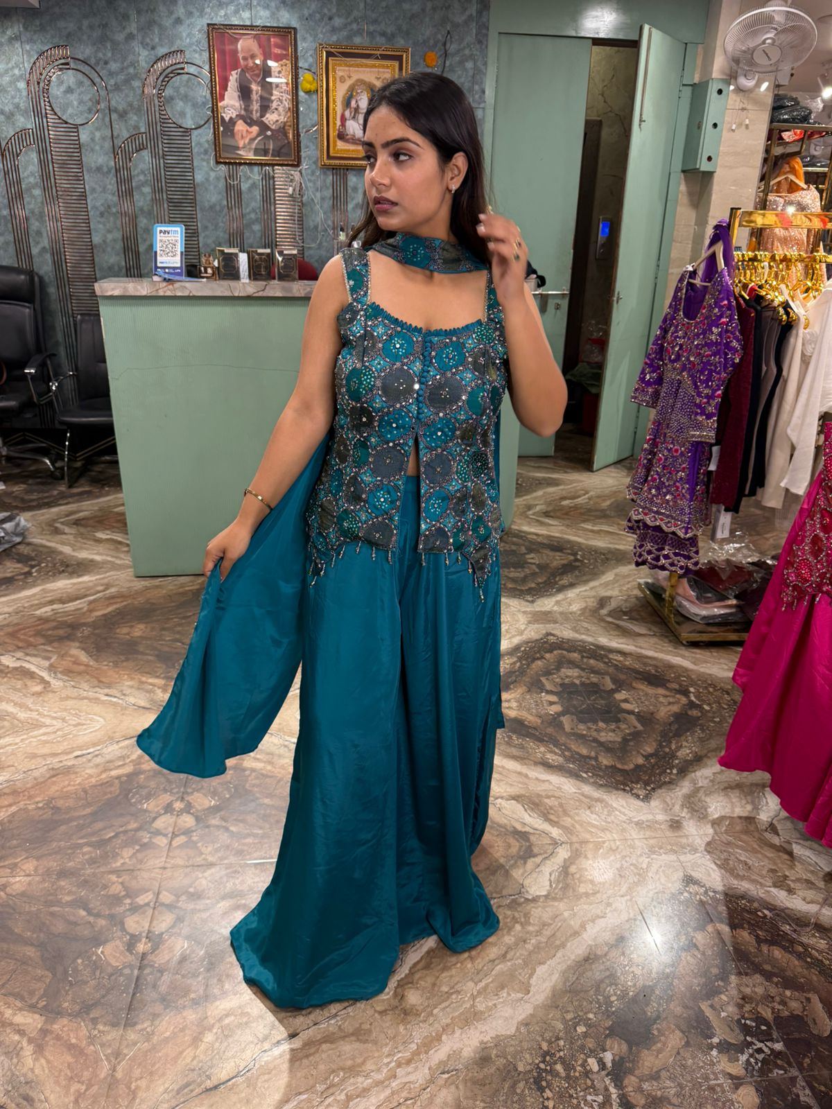 Ayushi sharara suit set