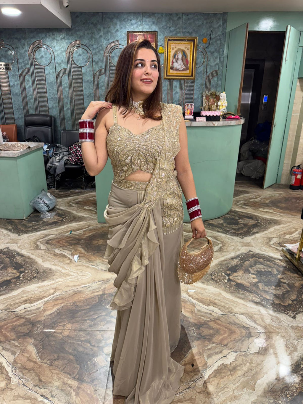 Gannetl strich Saree set