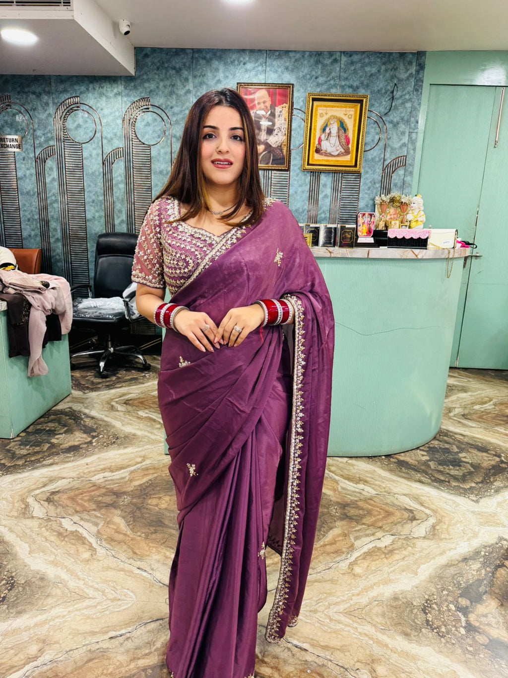 Aarohi without drape saree