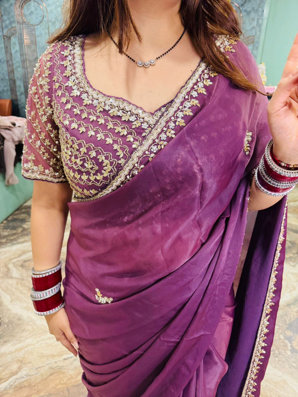 Aarohi without drape saree