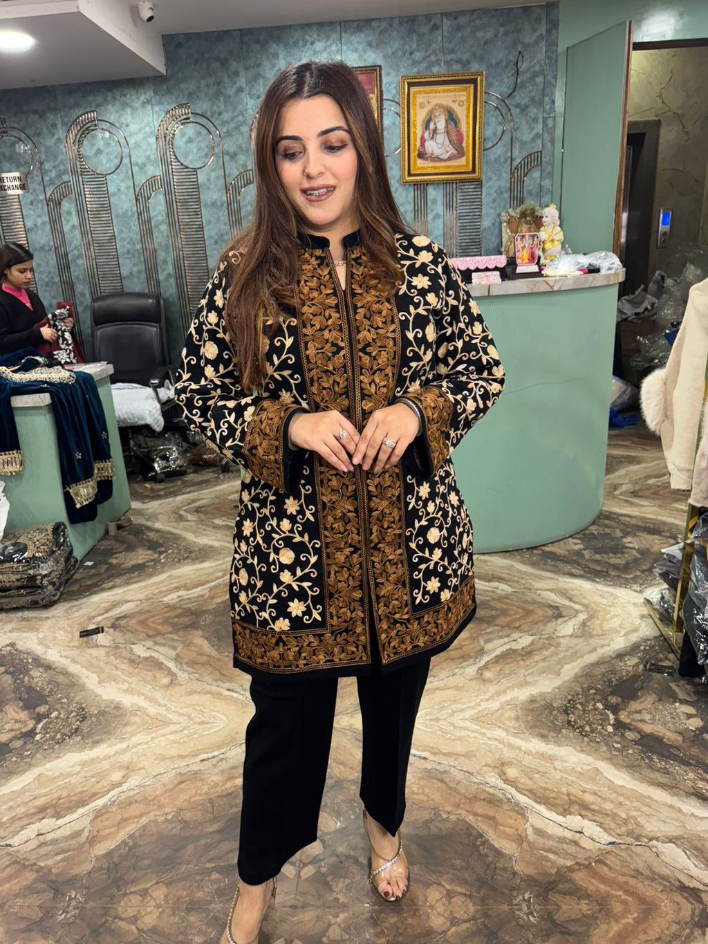 Kashmiri Bloom Embroidered Short Kurti Set