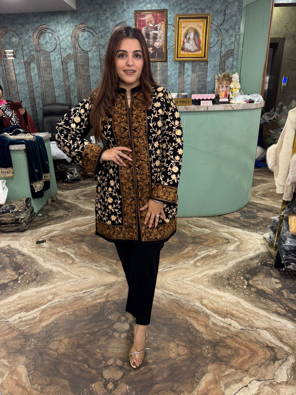 Kashmiri Bloom Embroidered Short Kurti Set