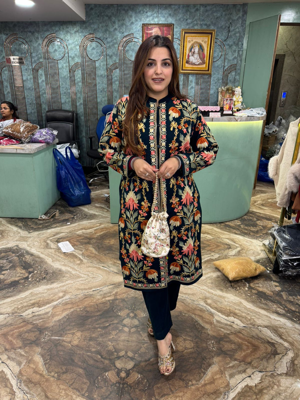 Kashmiri Noor Hand-Embroidered Long Shrug Kurti Set