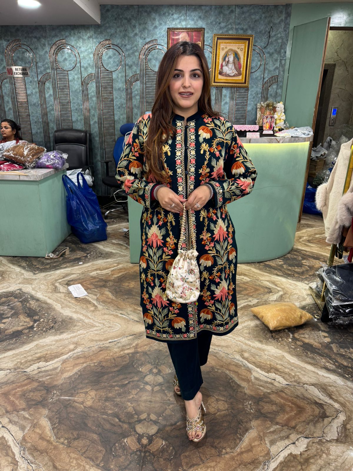 Kashmiri Noor Hand-Embroidered Long Shrug Kurti Set