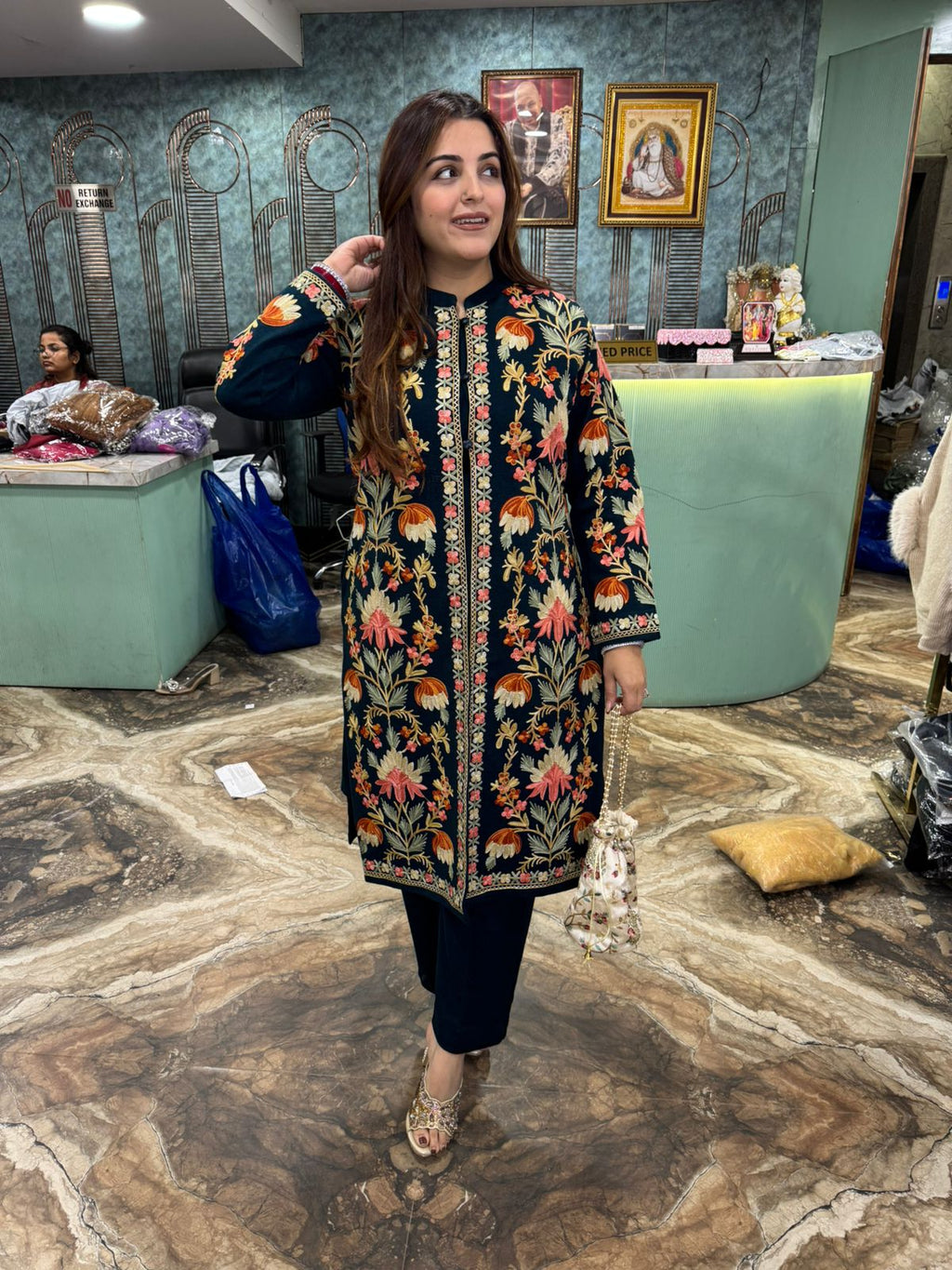 Kashmiri Noor Hand-Embroidered Long Shrug Kurti Set