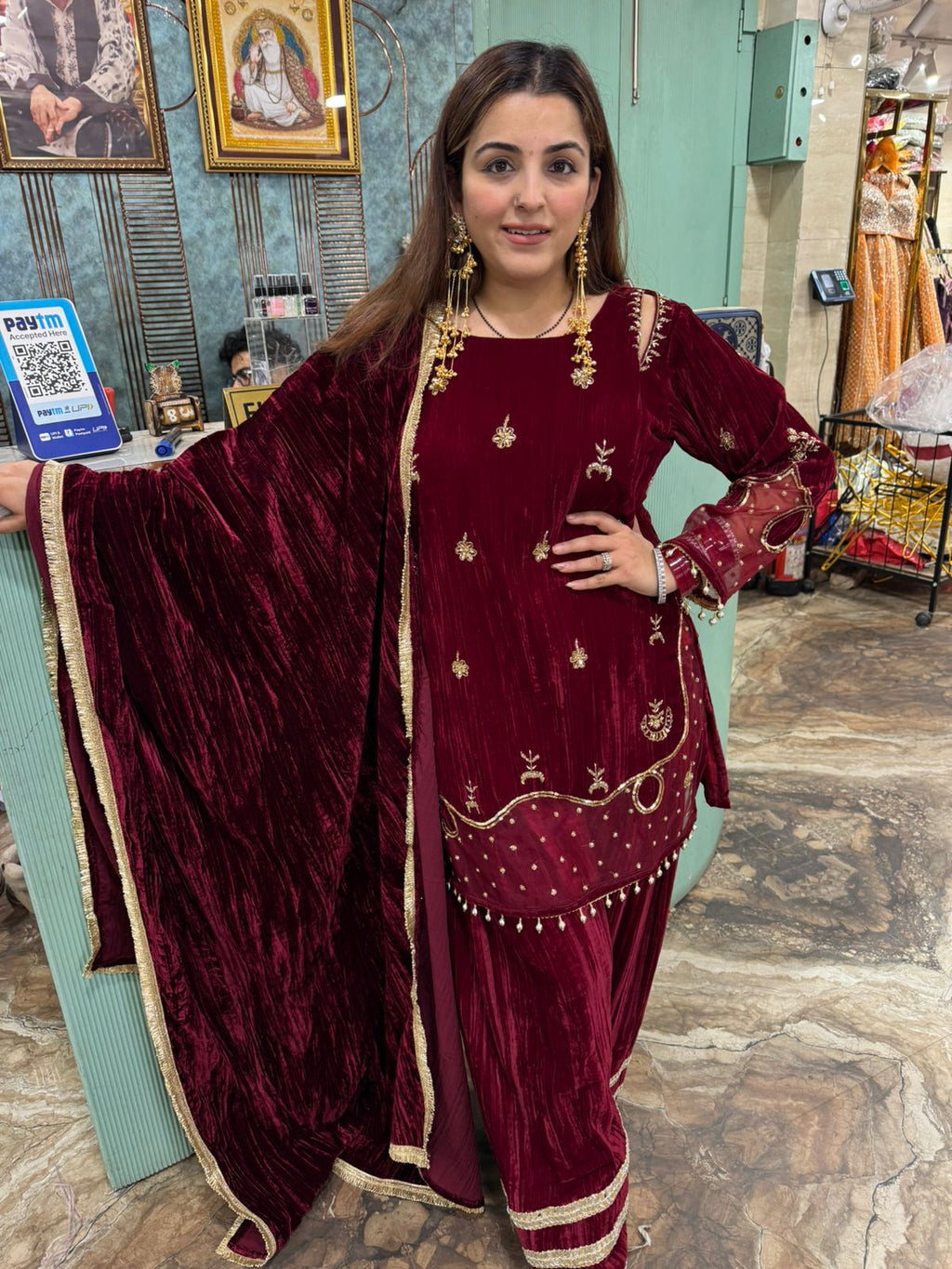 Noora Velvet Kurta Set