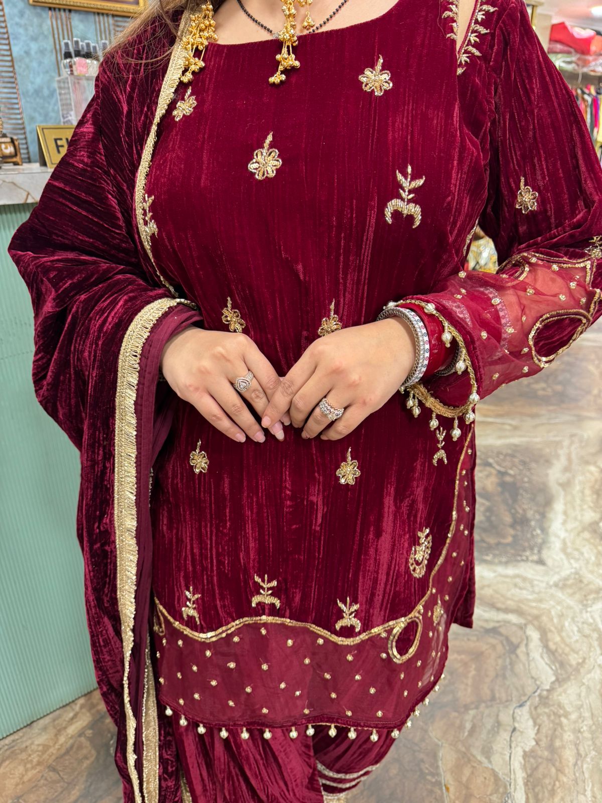Noora Velvet Kurta Set