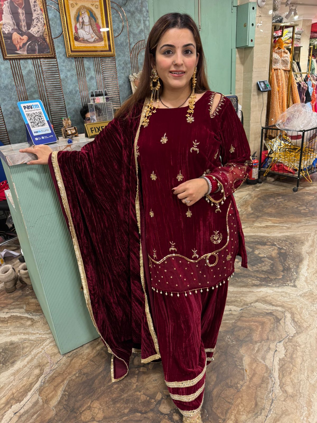Noora Velvet Kurta Set