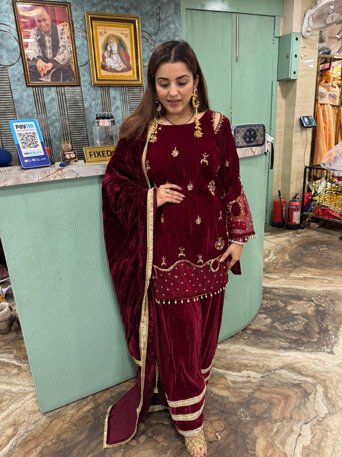 Noora Velvet Kurta Set