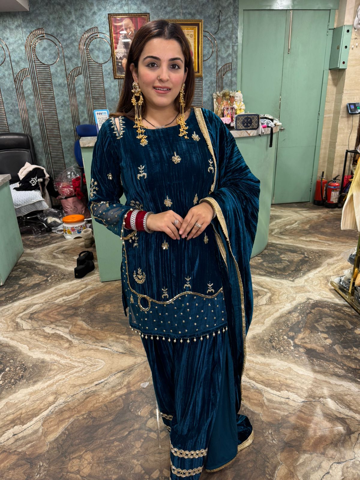 Noora Velvet Kurta Set