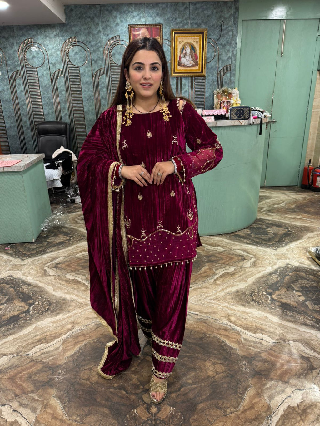 Noora Velvet Kurta Set