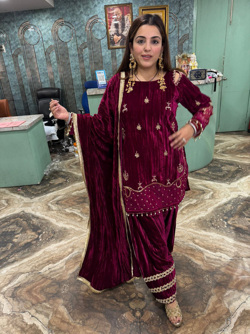 Noora Velvet Kurta Set