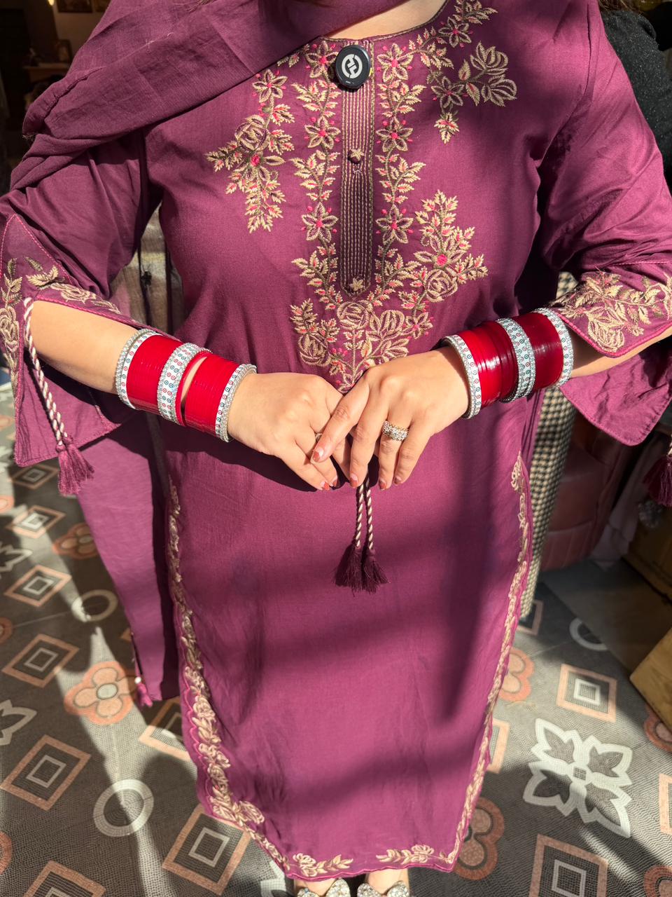 Liya Embroidered Kurta Set