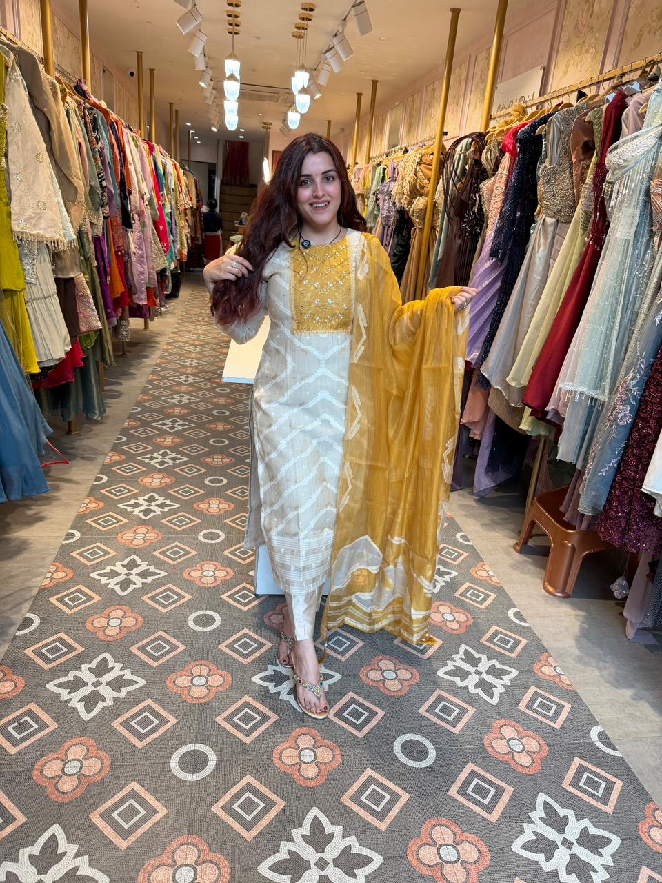 Sunehri Noor Suit Set