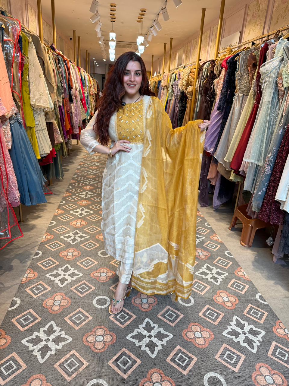 Sunehri Noor Suit Set