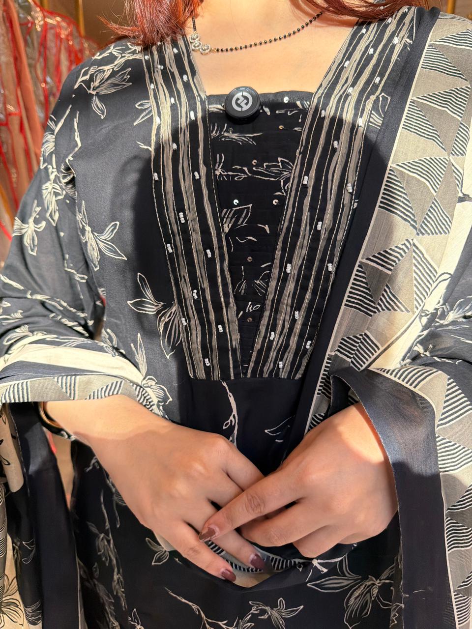 Sonam  Elegance Suit Set