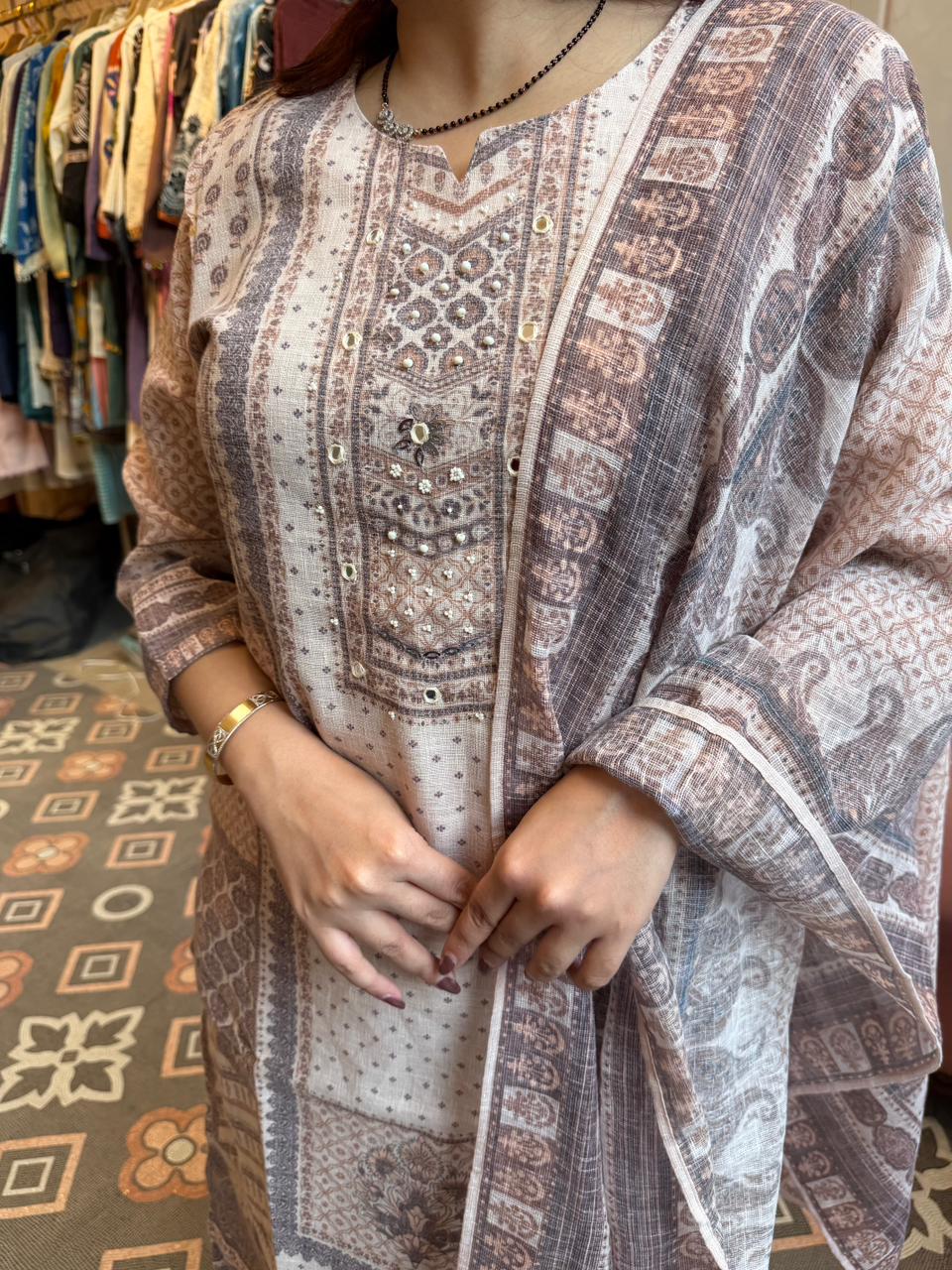 Viraj Suit Set