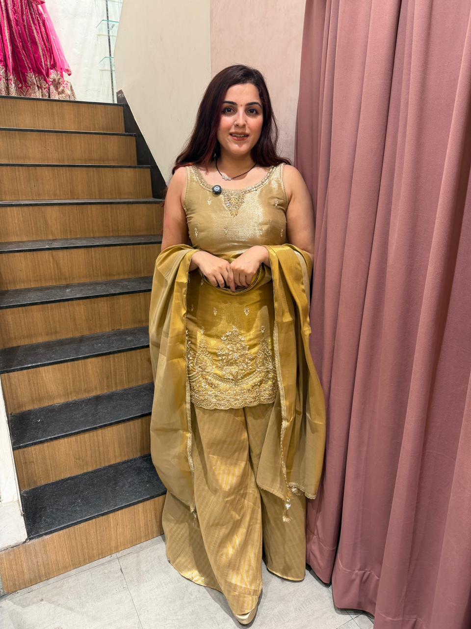 Surbhi contrast Suit Set