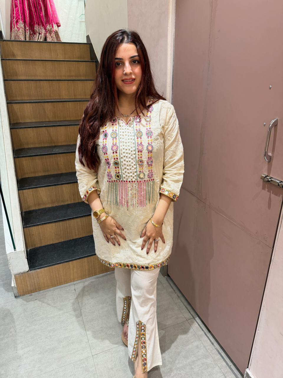 Noor-e-charm Mirror Cord Set