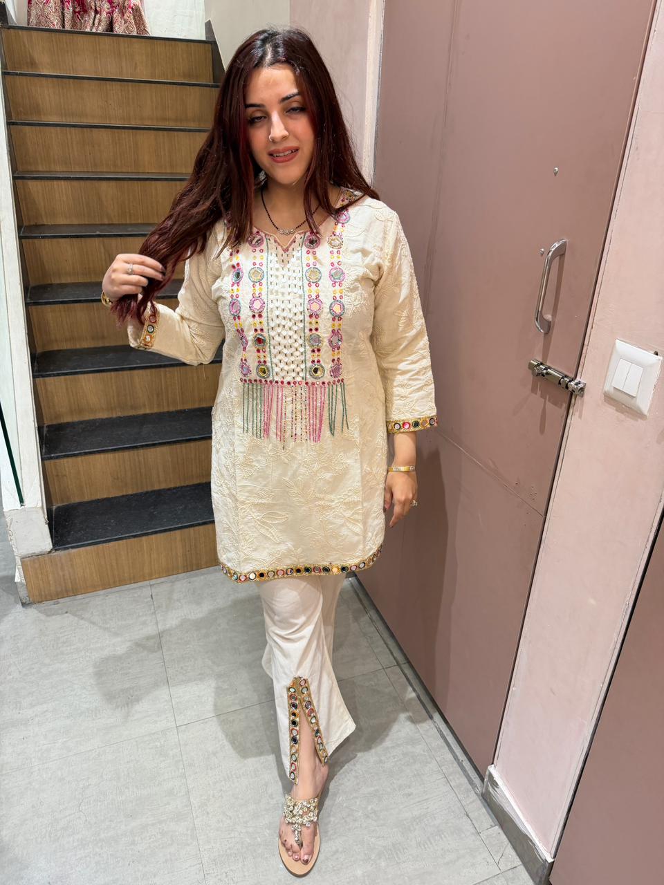 Noor-e-charm Mirror Cord Set