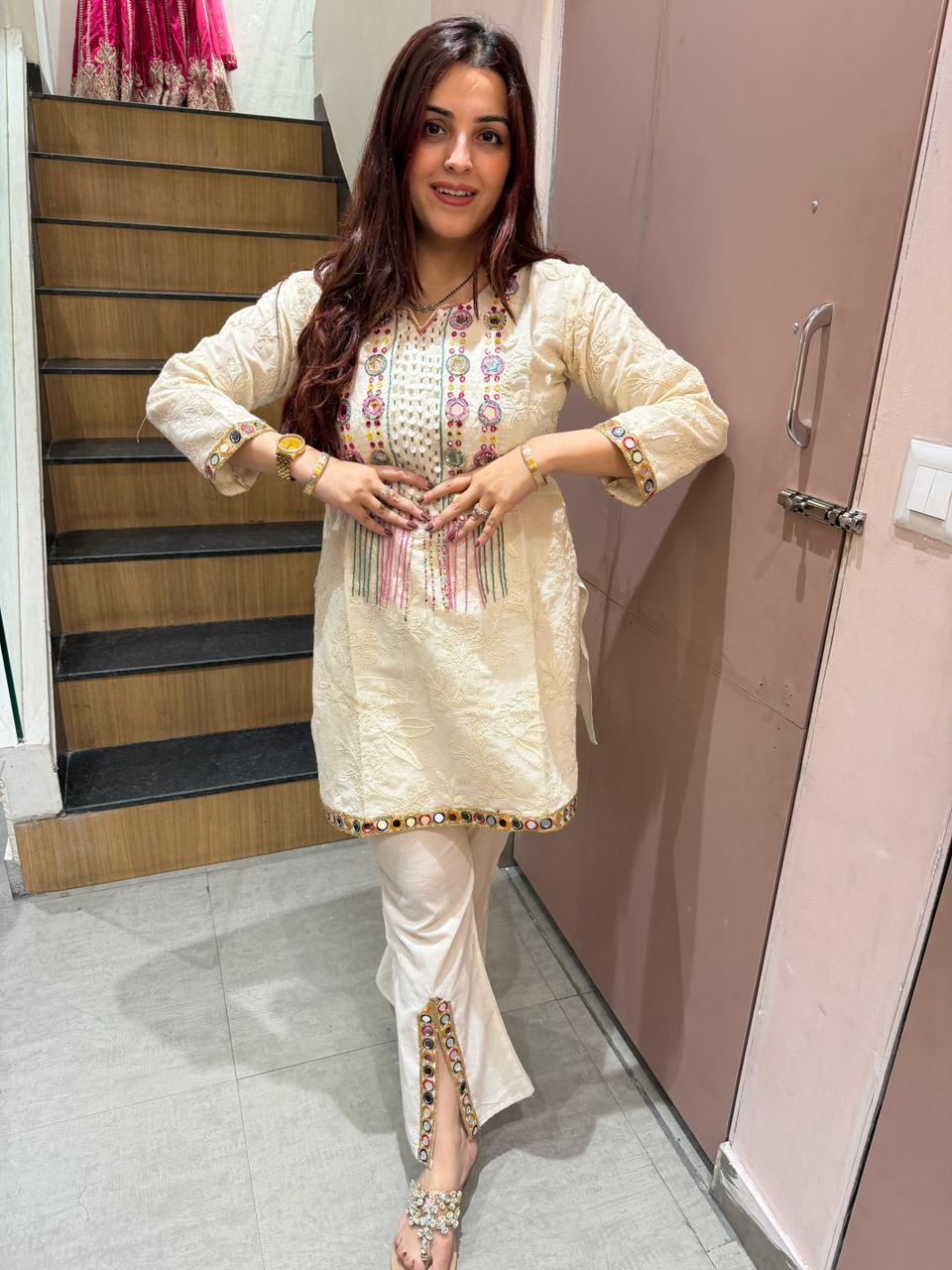 Noor-e-charm Mirror Cord Set