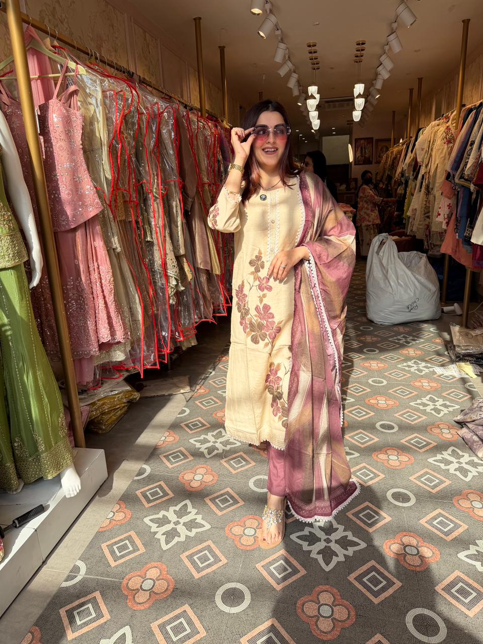 Anali Blossom Elegant Suit Set