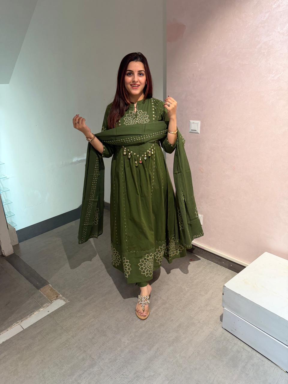 Bandhani Grace Suit Set