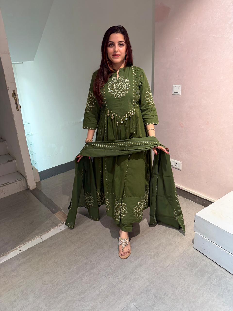 Bandhani Grace Suit Set