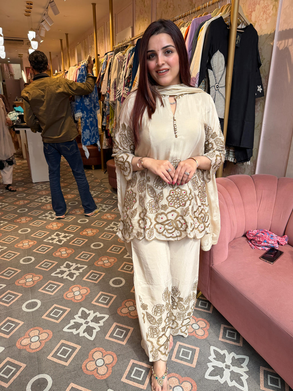 Shin Embroidere suit set