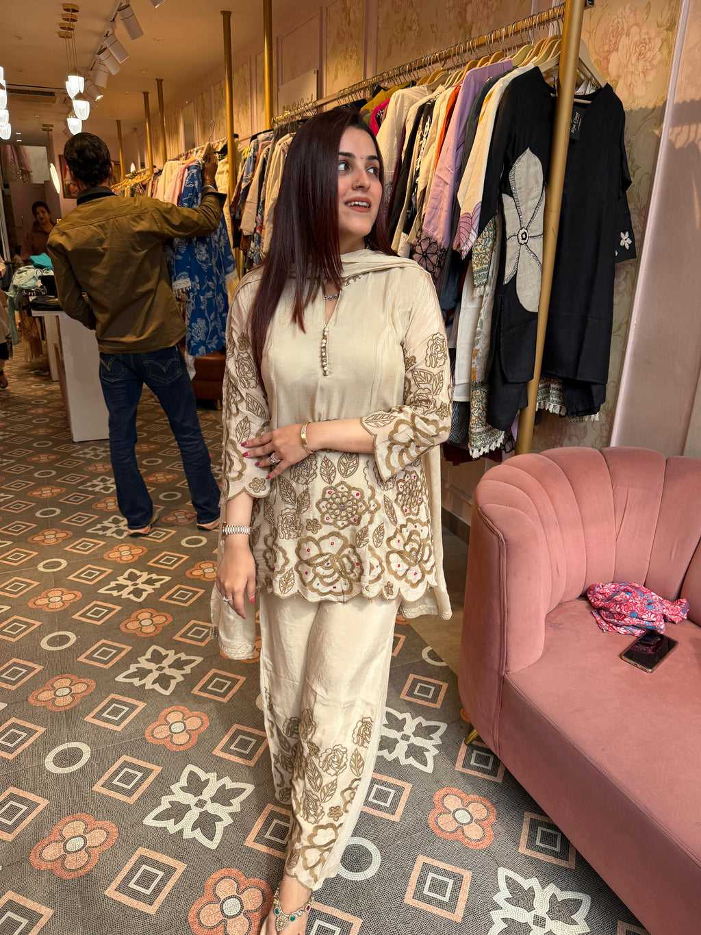 Shin Embroidere suit set