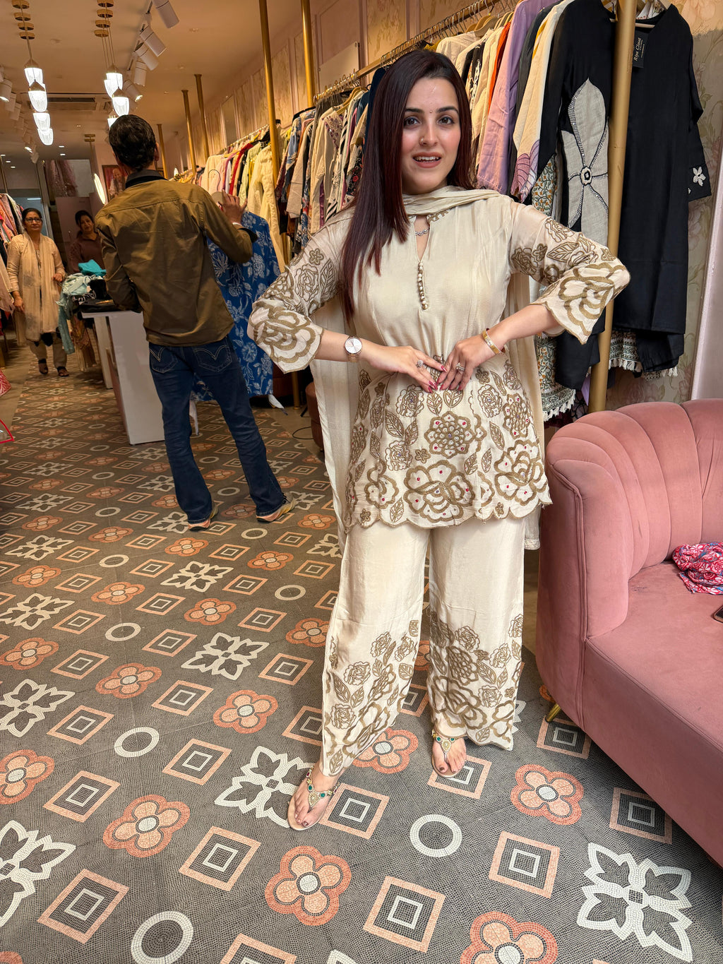 Shin Embroidere suit set