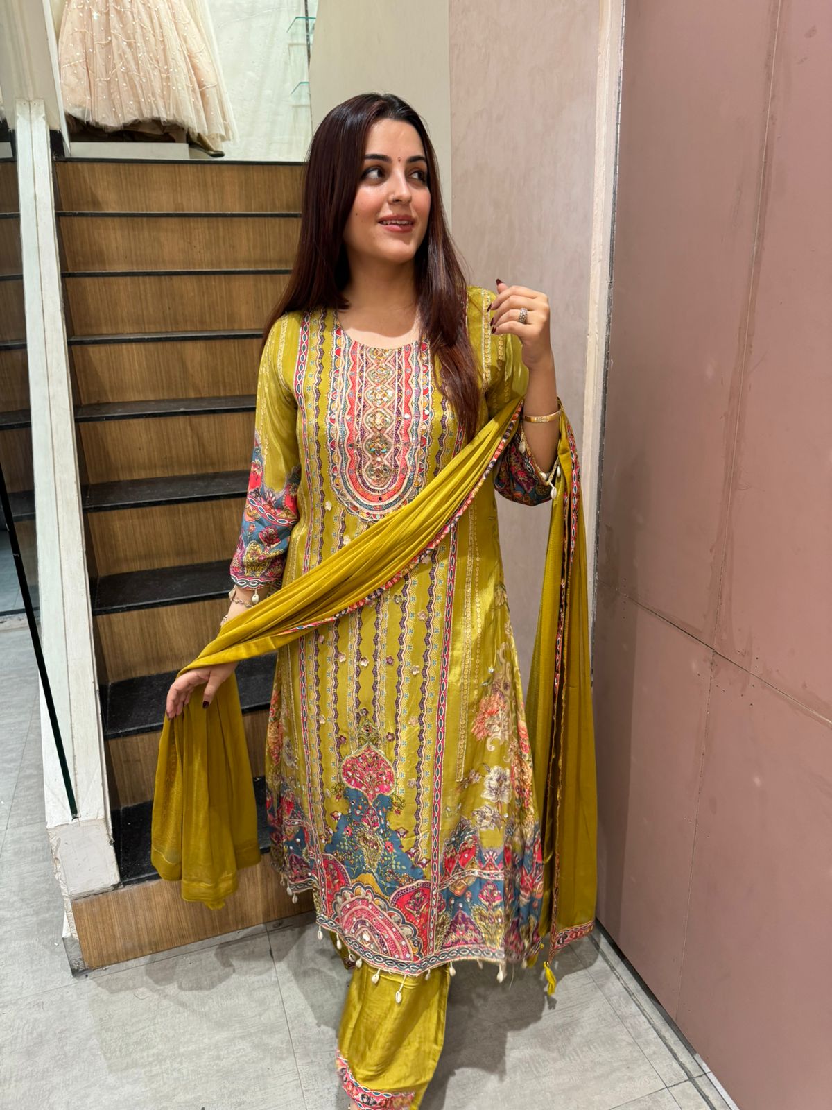 Zaniya Suit Set