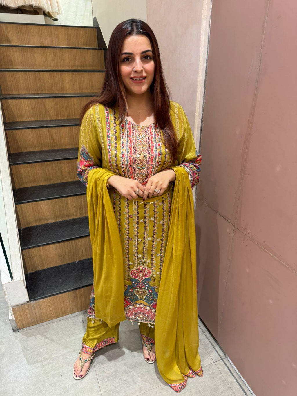 Zaniya Suit Set