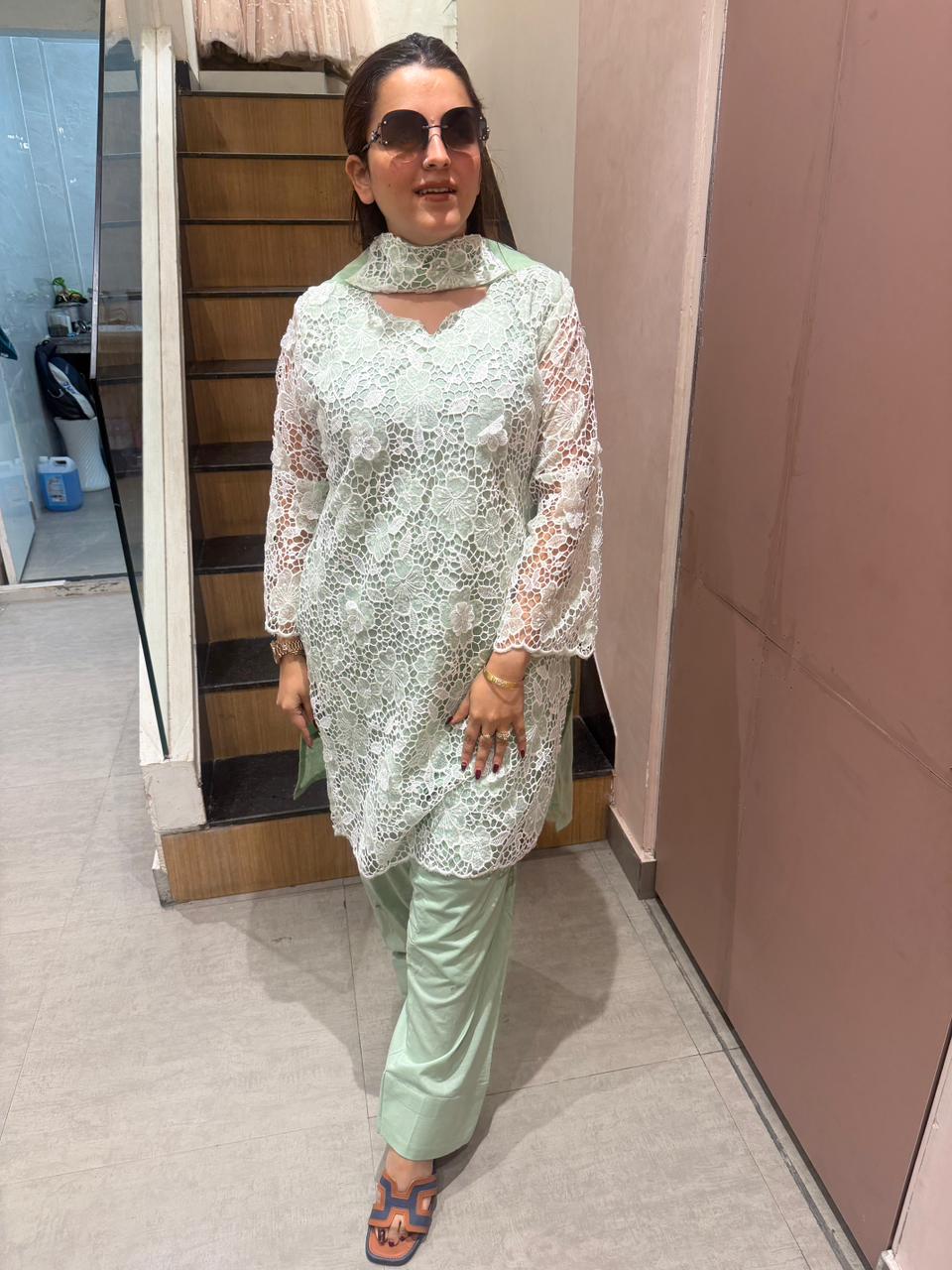Hena Elegance kurta set