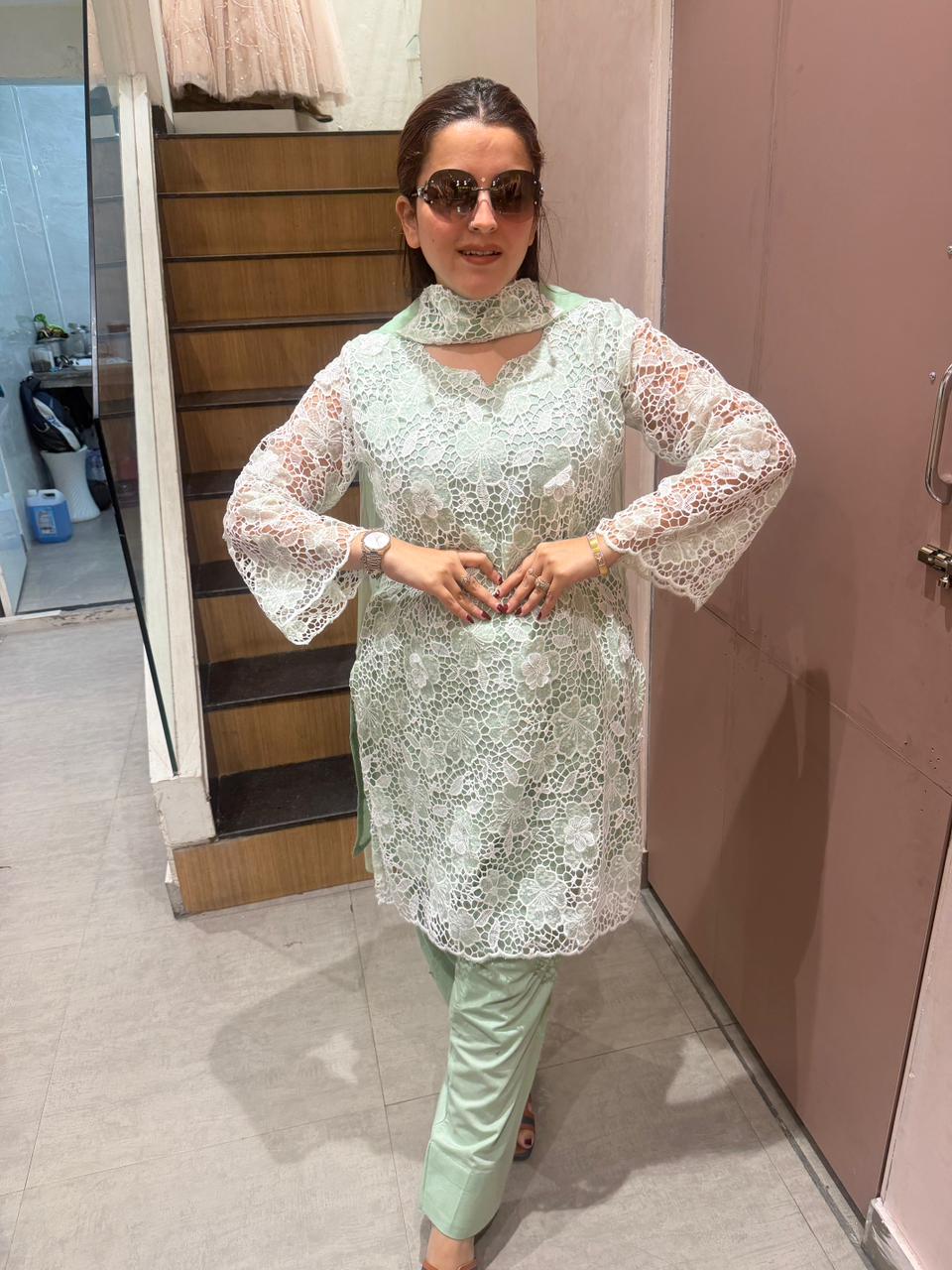 Hena Elegance kurta set