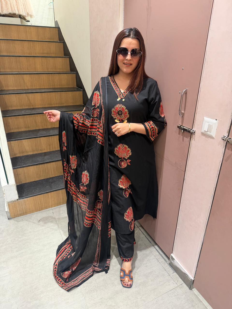 Noir Royal Embroidered Kurta Set