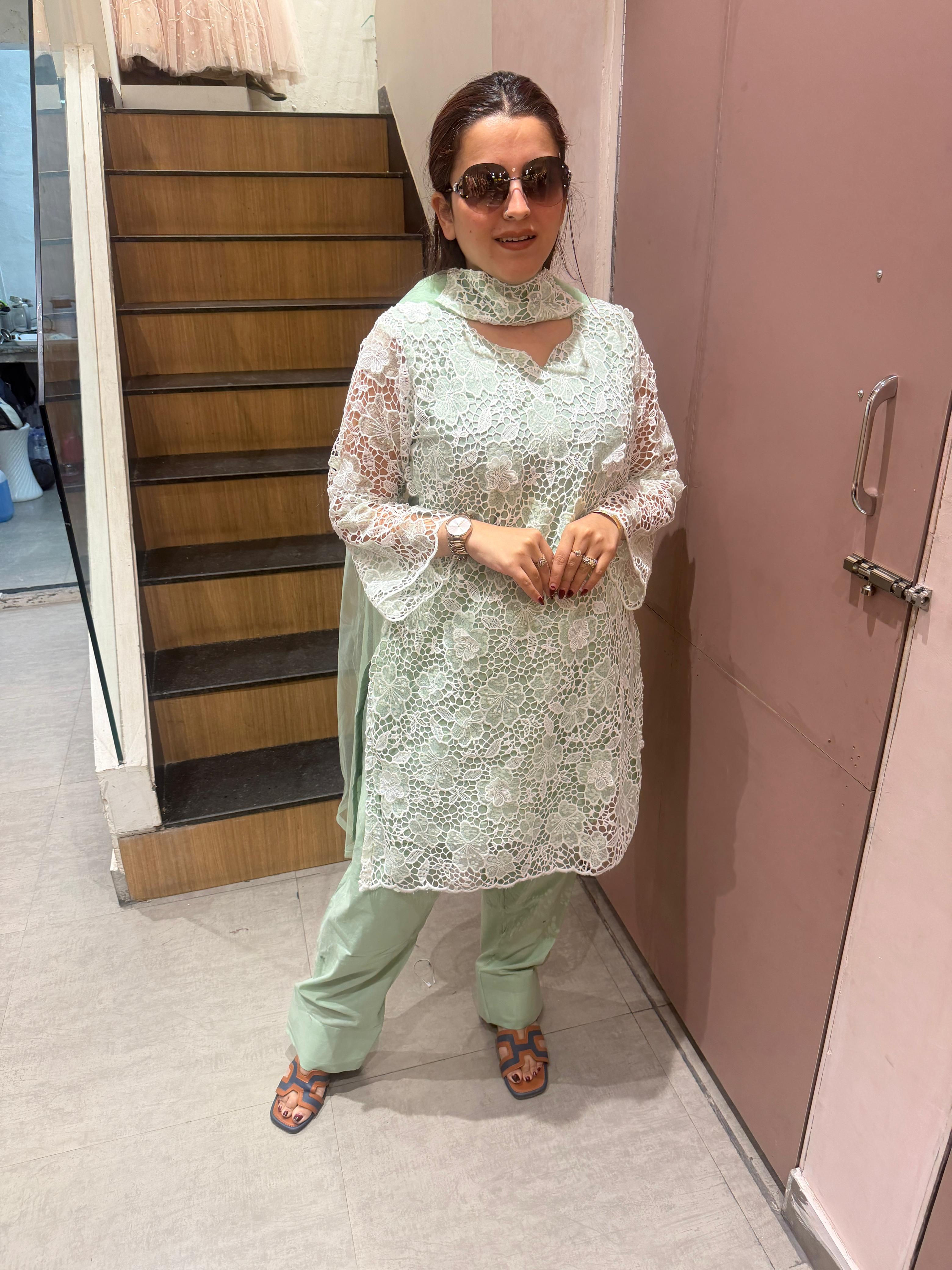 Hena Elegance kurta set