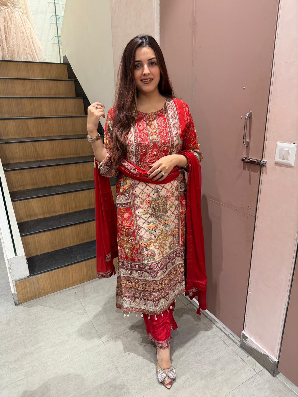 Srinya  Printed Kurta Set with Dupatta