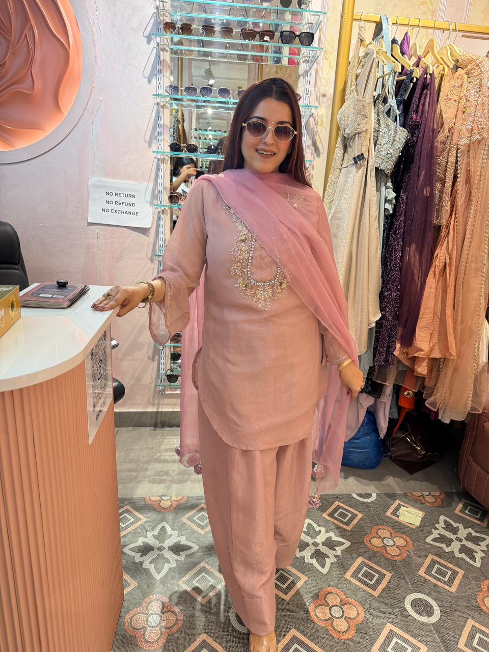 Sen Hand-Embroidered Elegance Suit Set