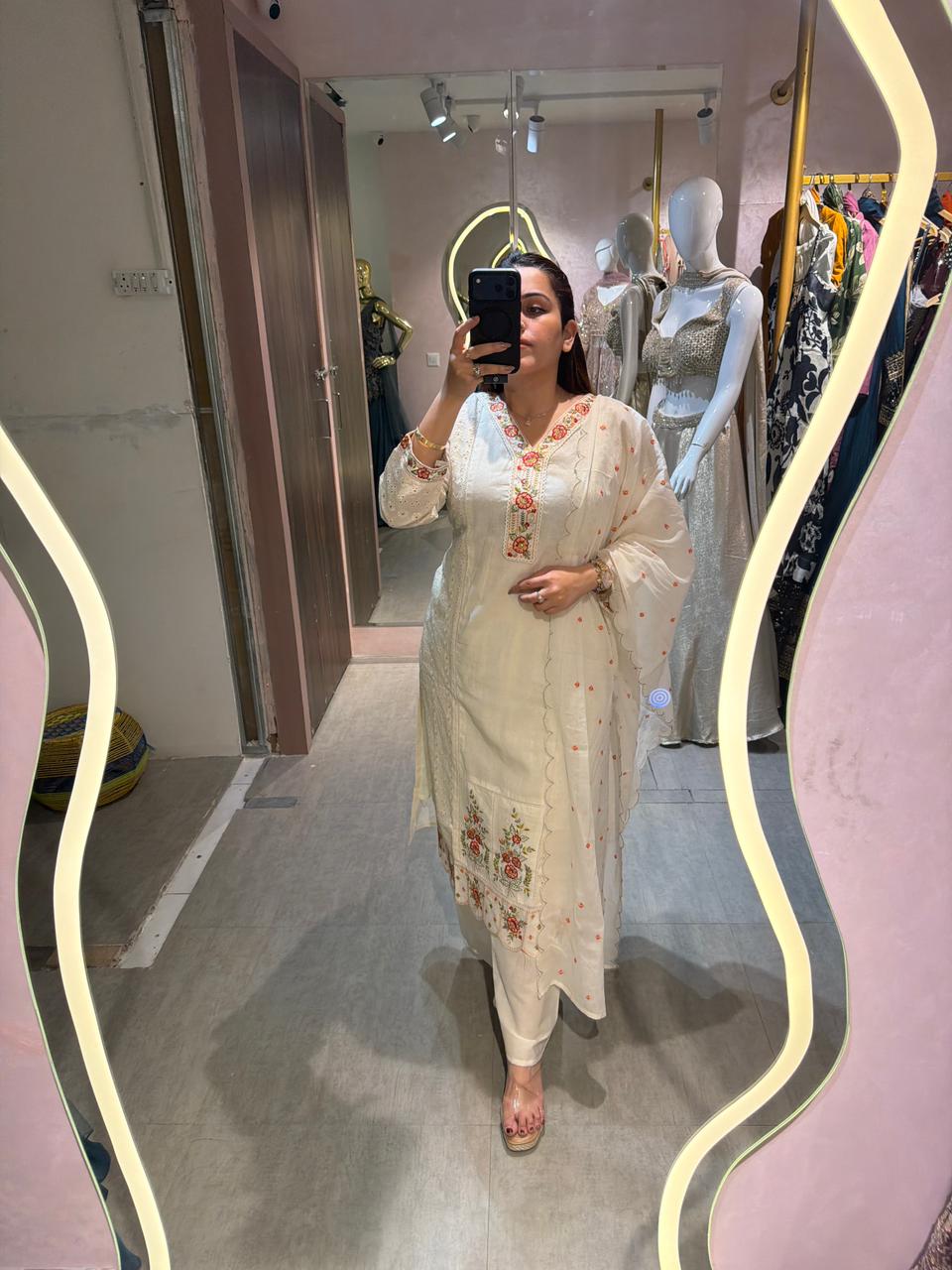 Niharika Embroidered Kurta Set
