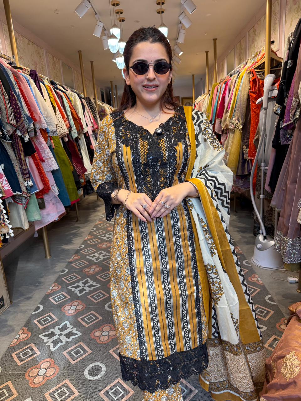 Monar Lace Luxe Kurta Set
