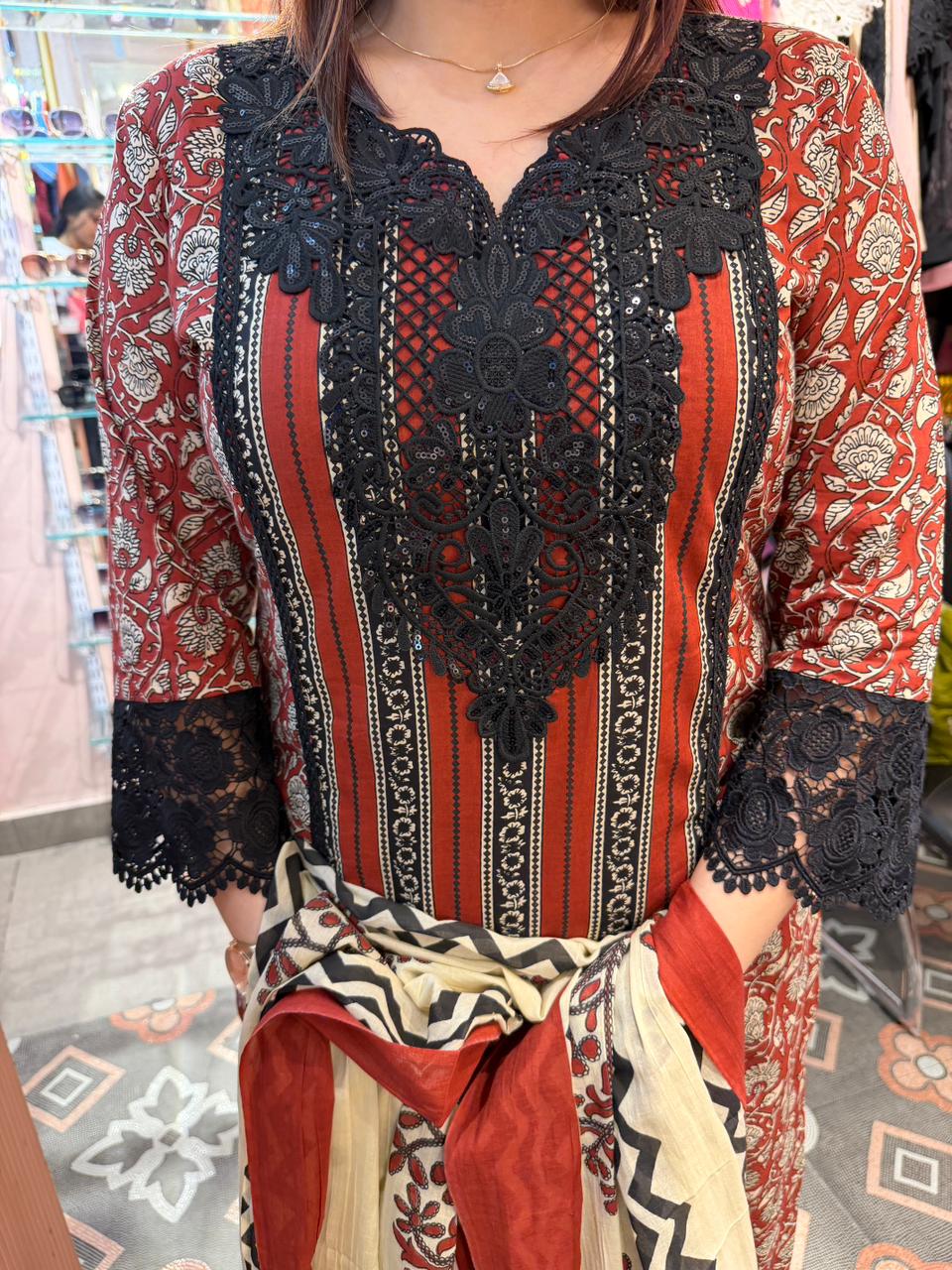 Monar Lace Luxe Kurta Set