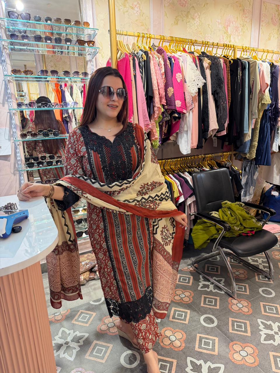Monar Lace Luxe Kurta Set