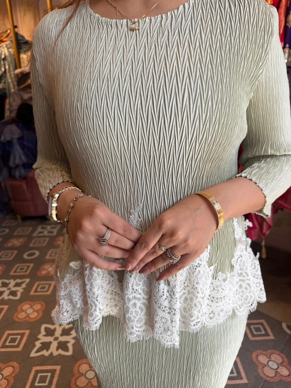 Shira wrinkle two pc Set