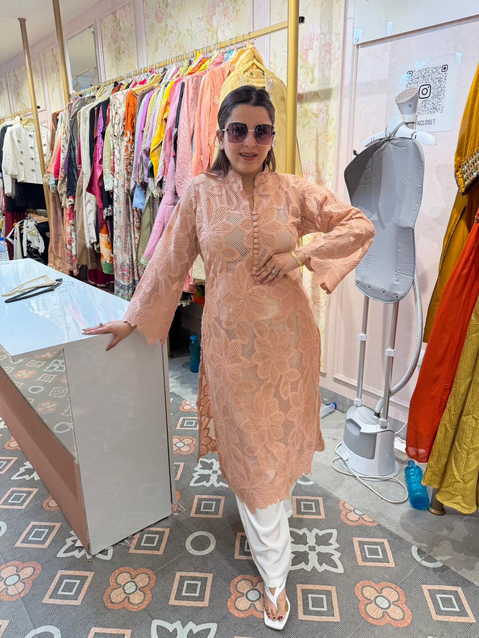Cosmos Floral Crochet Kurta