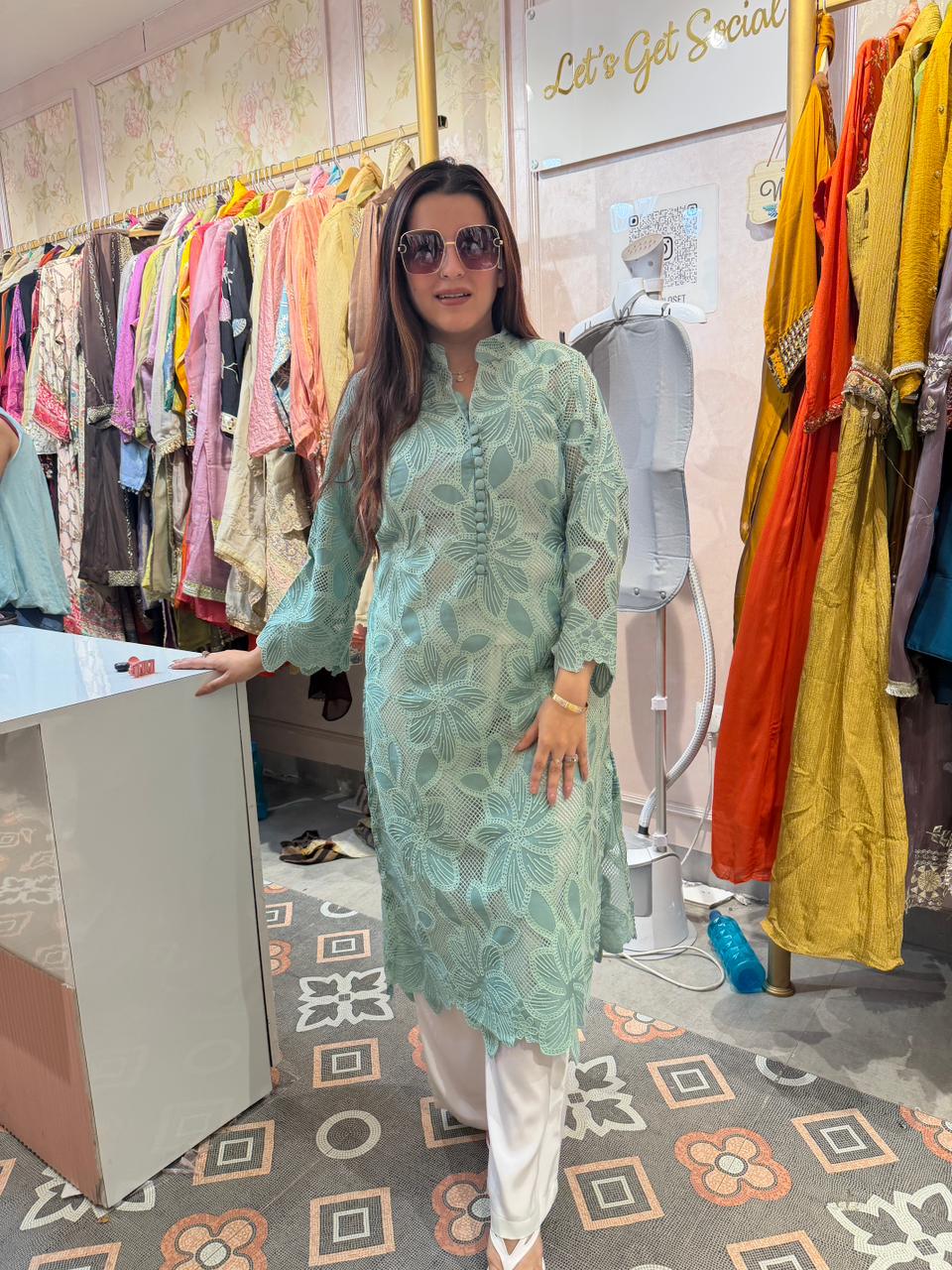Cosmos Floral Crochet Kurta